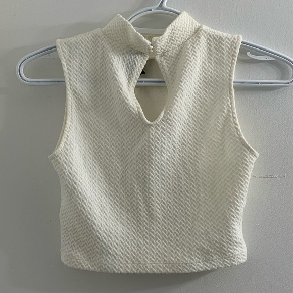 Urban Outfitters Crop Top - Picture 2 of 2